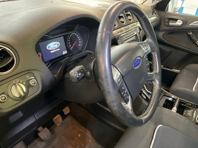 Ford S-Max 2.2 TDCi Titanium 2012 – снимка 29