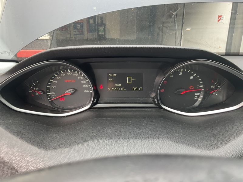 Peugeot 308 1.6 Blue-HDi Business-Line 2015 – снимка 4