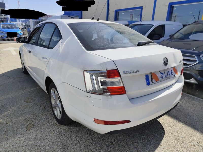 Skoda Octavia 2.0 TDI Ambition 2013 – снимка на щета