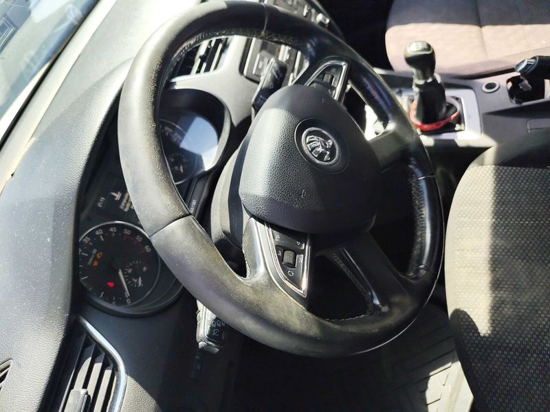 Skoda Octavia 2.0 TDI Ambition 2013 – снимка на щета
