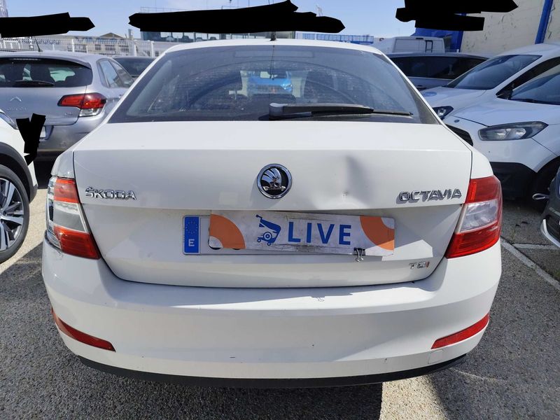 Skoda Octavia 2.0 TDI Ambition 2013 – снимка на щета