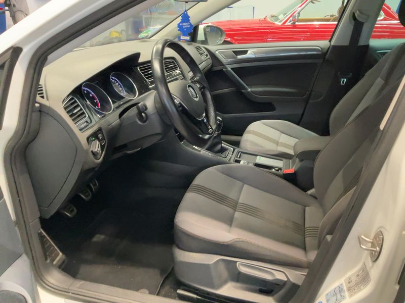 Volkswagen Golf VII 1.2 TSI Allstar BlueMotion Tech 2016 – снимка 16