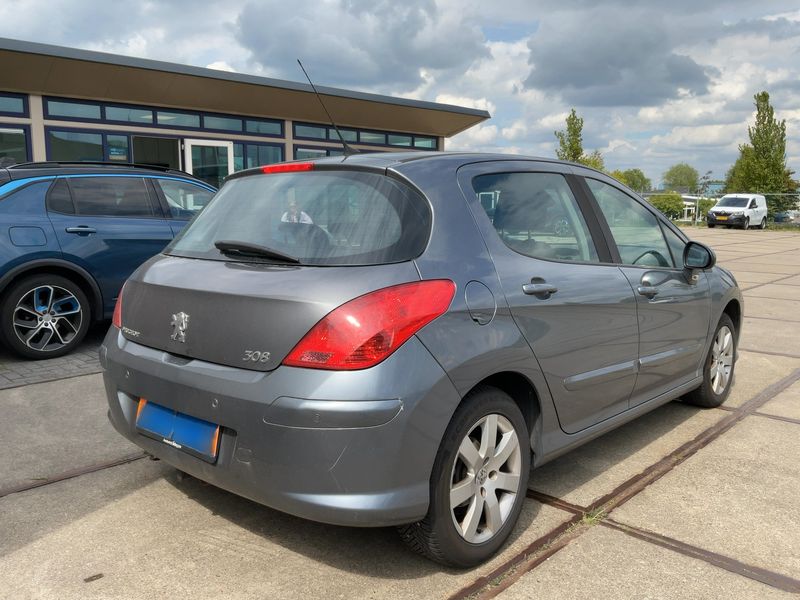 Peugeot 308 1.6 Premium 2011 – снимка 8