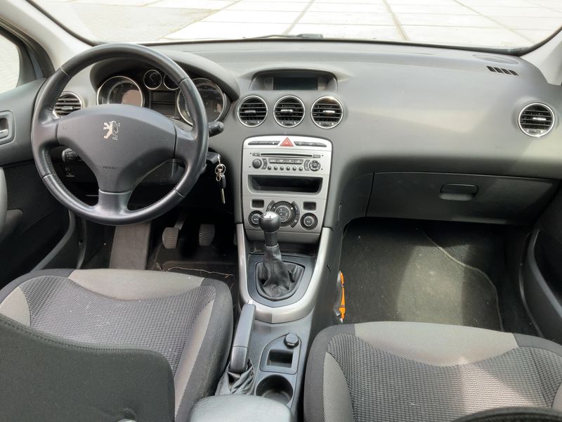 Peugeot 308 1.6 Premium 2011 – снимка 17