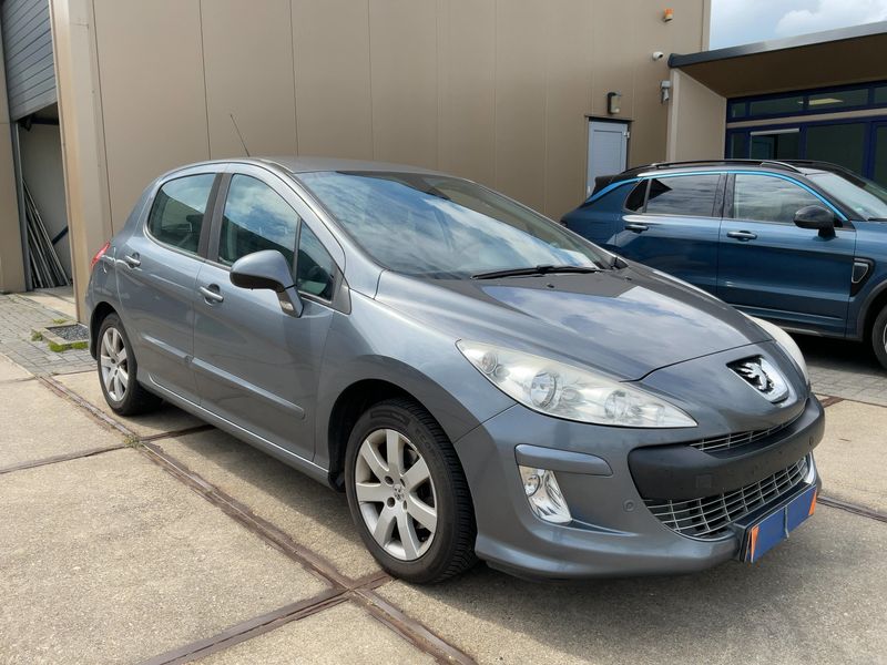 Peugeot 308 1.6 Premium 2011 – снимка 12