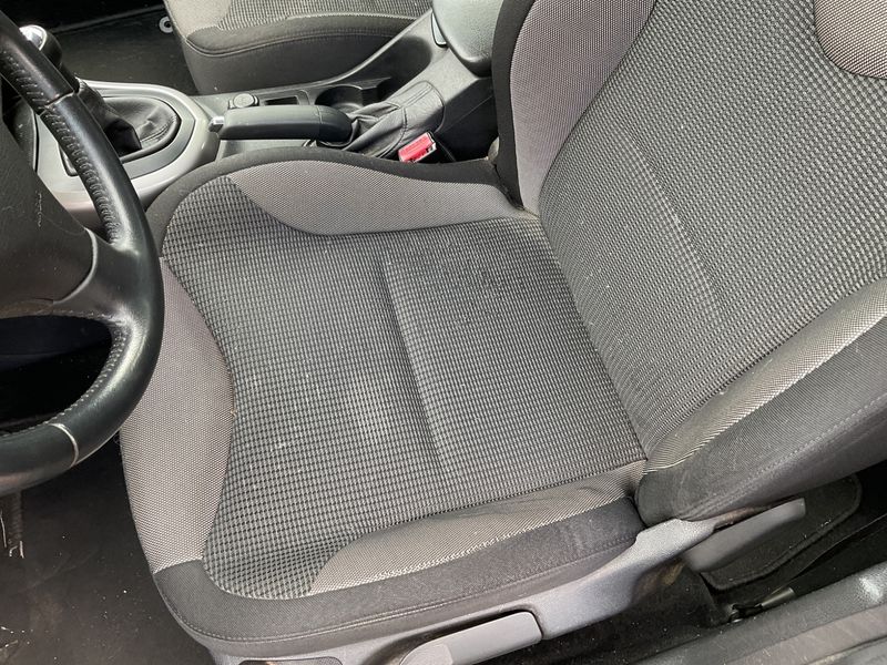 Peugeot 308 1.6 Premium 2011 – снимка 26