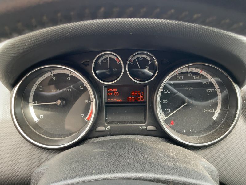 Peugeot 308 1.6 Premium 2011 – снимка 18