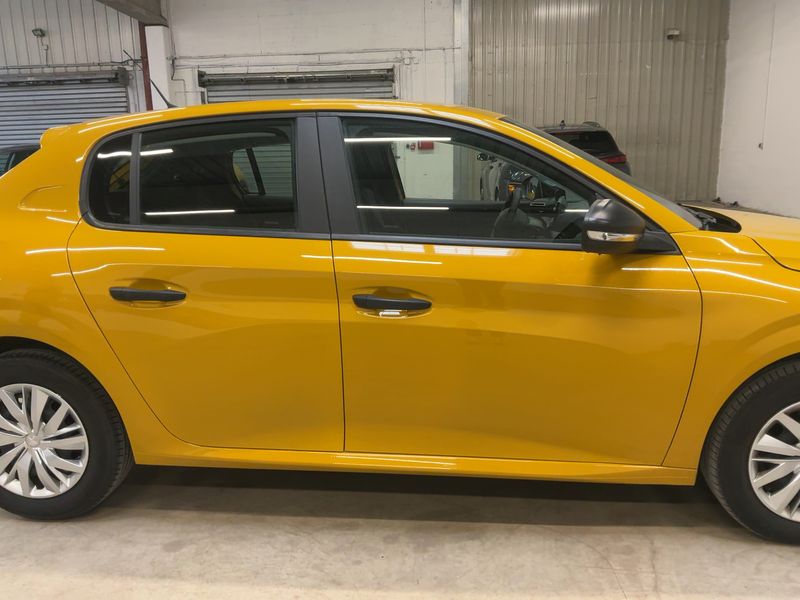 Peugeot 208 1.2 PureTech Like 2022 – снимка 10