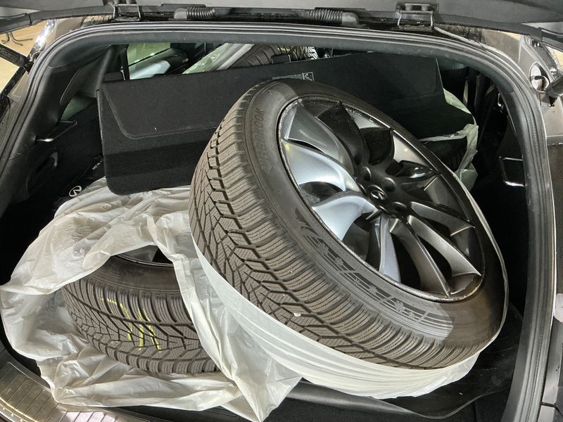 Infiniti QX70 5.0 V8 S Premium 2018 – снимка 15