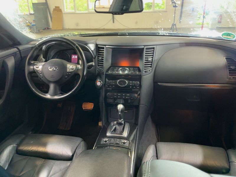 Infiniti QX70 5.0 V8 S Premium 2018 – снимка 18