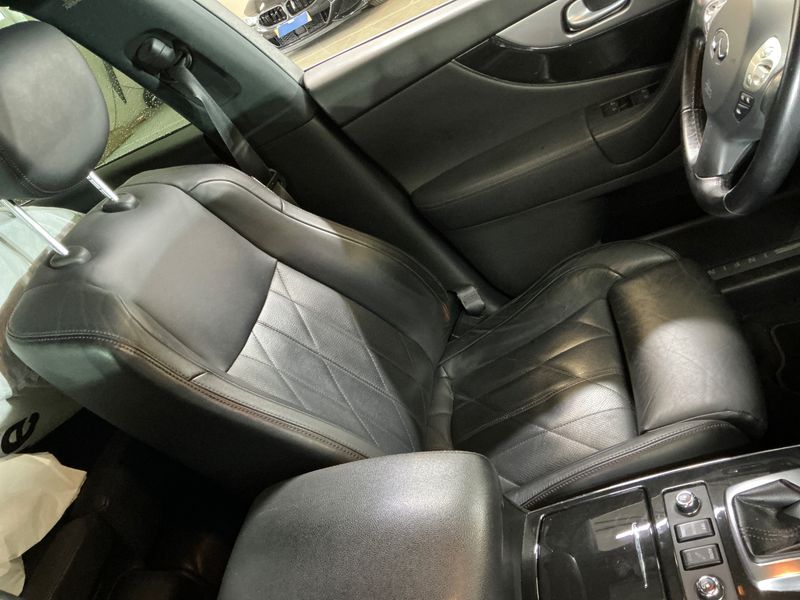 Infiniti QX70 5.0 V8 S Premium 2018 – снимка 28