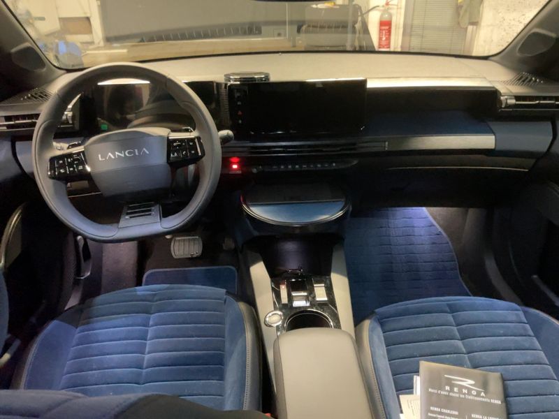 Lancia Ypsilon 1.2 Mild-Hybrid Cassina Limited Edition 2025 – снимка 17