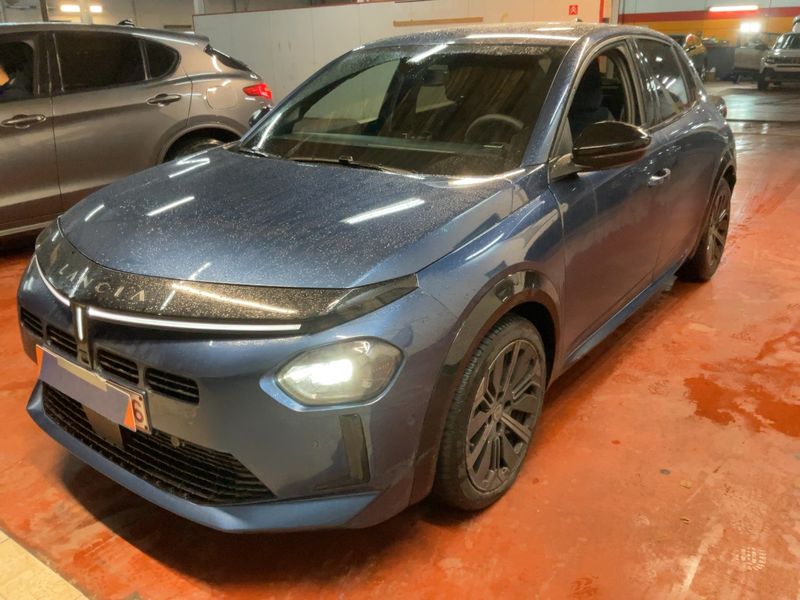 Lancia Ypsilon 1.2 Mild-Hybrid Cassina Limited Edition 2025 – снимка 1