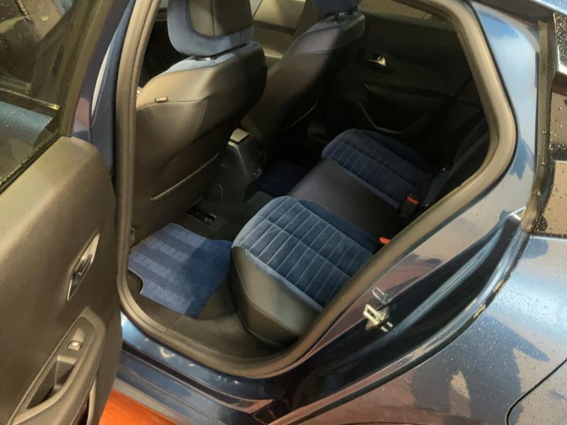 Lancia Ypsilon 1.2 Mild-Hybrid Cassina Limited Edition 2025 – снимка 19