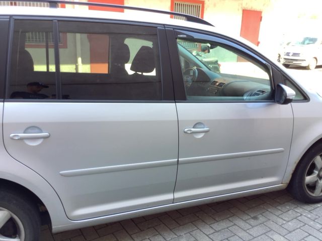Volkswagen Touran 2.0 TDI Comfortline 2011 – снимка 10
