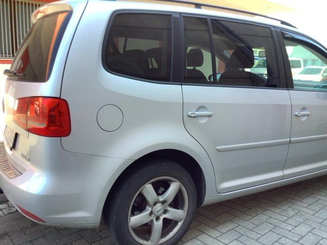 Volkswagen Touran 2.0 TDI Comfortline 2011 – снимка 8