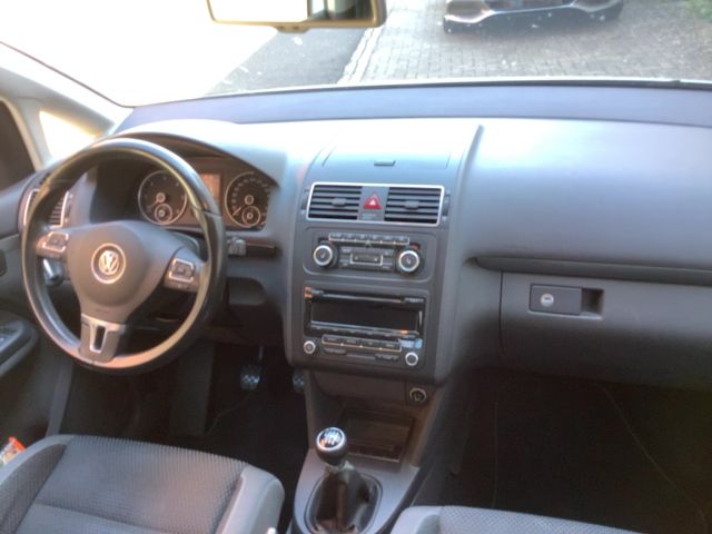 Volkswagen Touran 2.0 TDI Comfortline 2011 – снимка 18