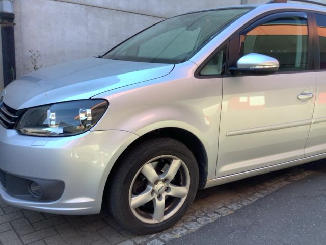Volkswagen Touran 2.0 TDI Comfortline 2011 – снимка 2