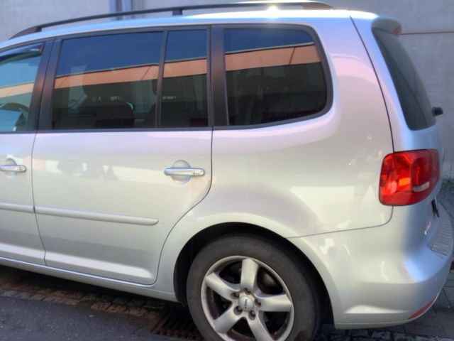 Volkswagen Touran 2.0 TDI Comfortline 2011 – снимка 6