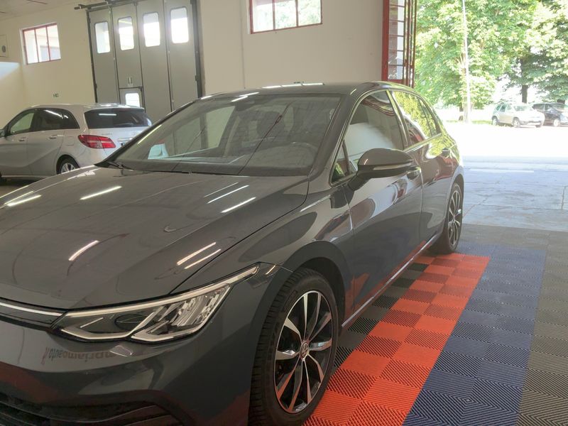 Volkswagen Golf VIII 2.0 TDI Life 2020 – снимка 2