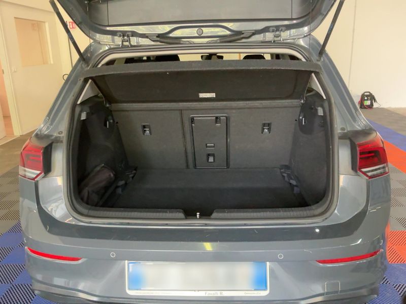 Volkswagen Golf VIII 2.0 TDI Life 2020 – снимка 15