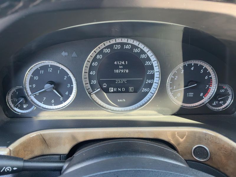 Mercedes-Benz E-Klasse E 200 CGI T BlueEfficiency Elegance 2010 – снимка 18