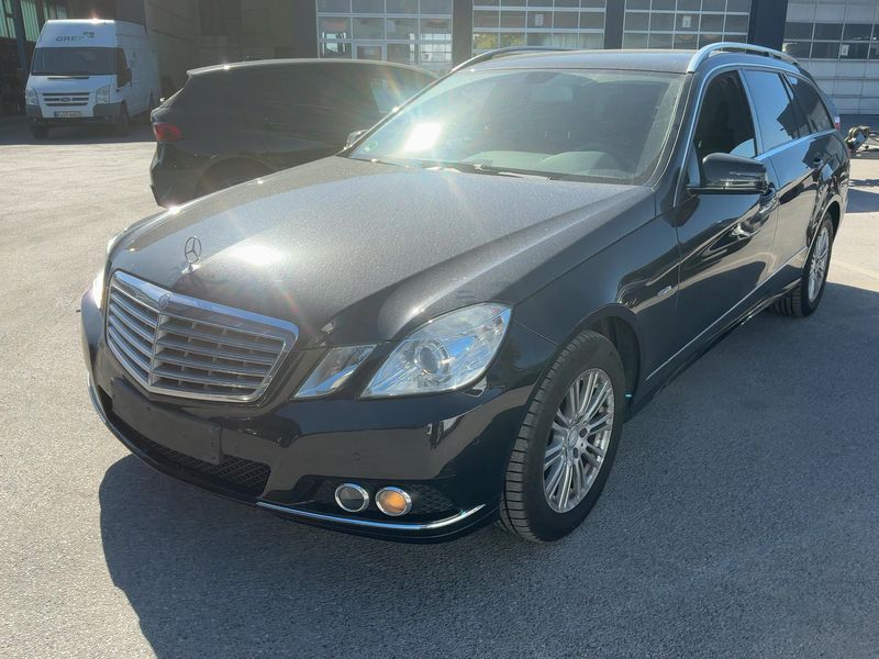 Mercedes-Benz E-Klasse E 200 CGI T BlueEfficiency Elegance 2010 – снимка 1