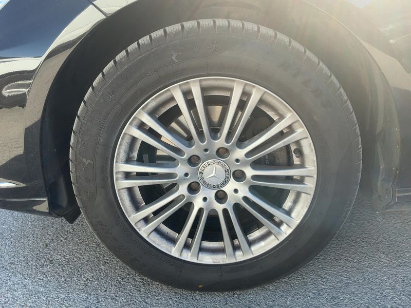 Mercedes-Benz E-Klasse E 200 CGI T BlueEfficiency Elegance 2010 – снимка 3