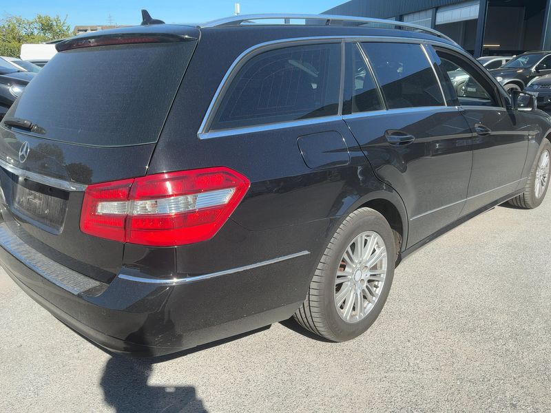 Mercedes-Benz E-Klasse E 200 CGI T BlueEfficiency Elegance 2010 – снимка 8