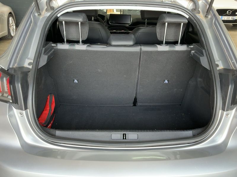 Peugeot 208 1.2 PureTech Allure 2020 – снимка 15