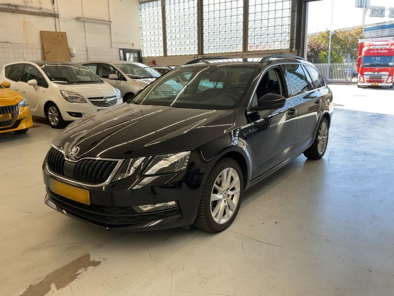 Skoda Octavia 1.5 TSI ACT Ambition 2020 – снимка 1