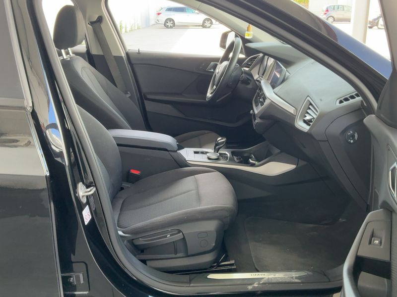 BMW 1er 118i Advantage 2021 – снимка 16