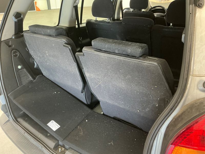 Opel Zafira 2.0 DI Comfort 2000 – снимка на щета
