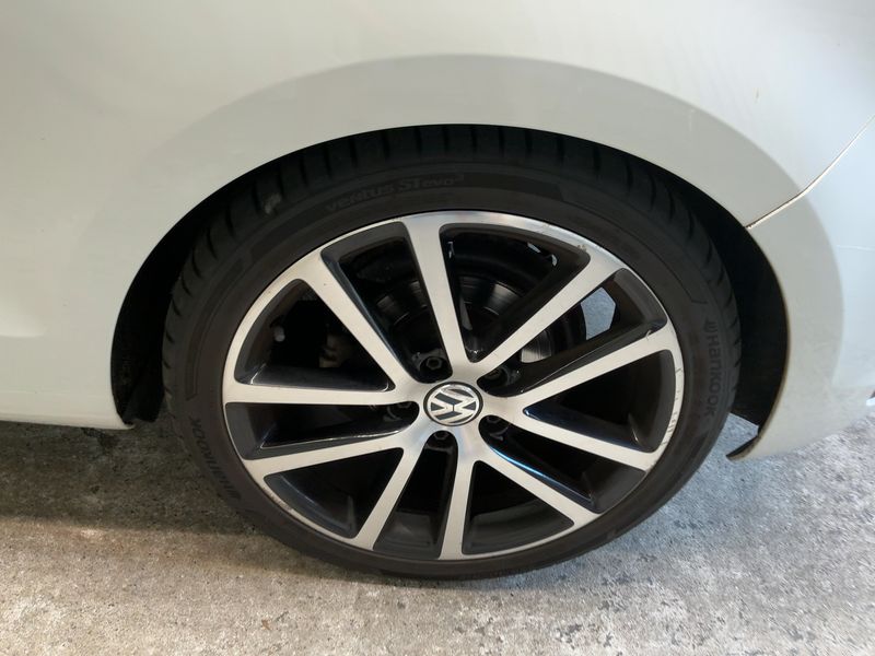 Volkswagen Golf VI 2.0 TDI BlueMotion Tech 2012 – снимка 17