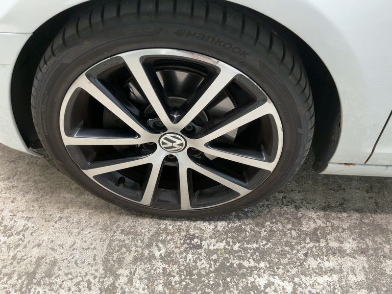 Volkswagen Golf VI 2.0 TDI BlueMotion Tech 2012 – снимка 16