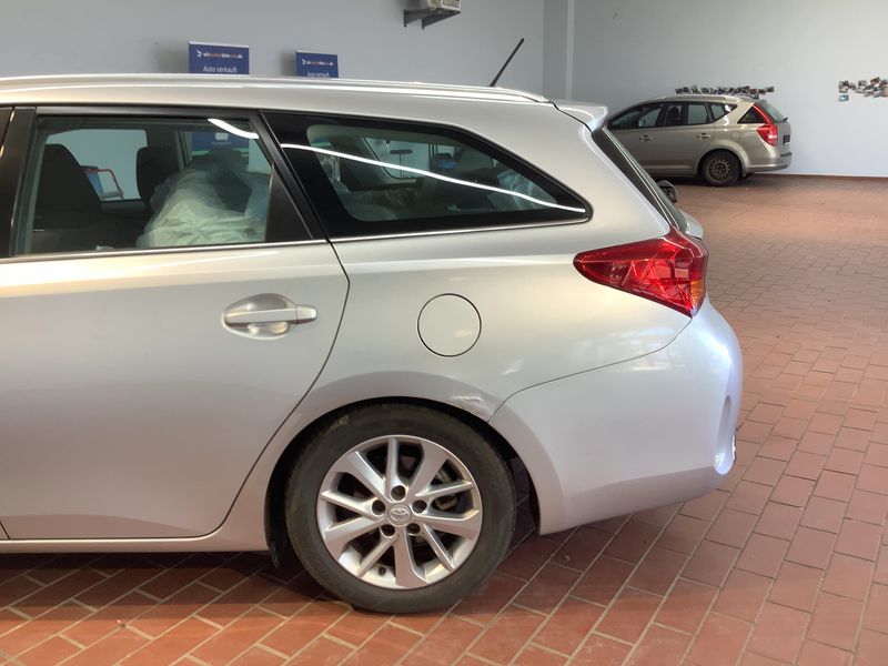 Toyota Auris Touring Sports 1.6 Life+ 2014 – снимка 6