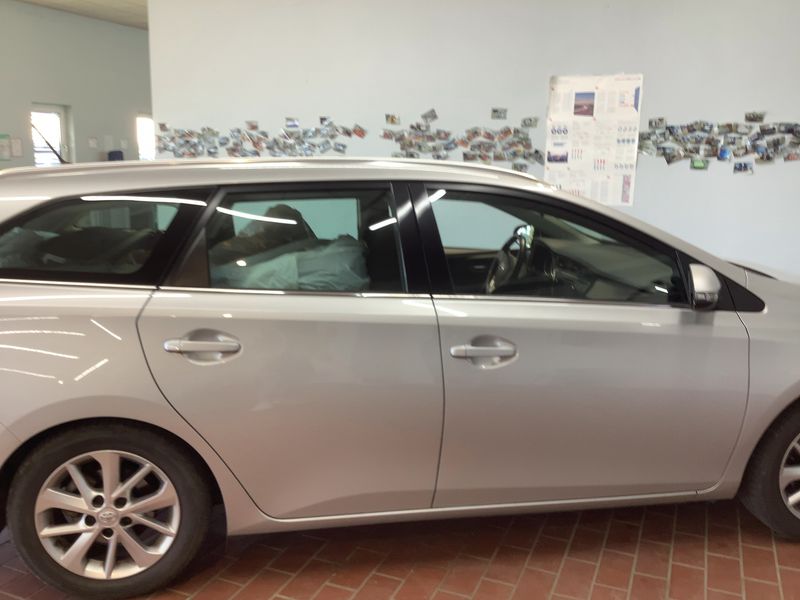 Toyota Auris Touring Sports 1.6 Life+ 2014 – снимка 10
