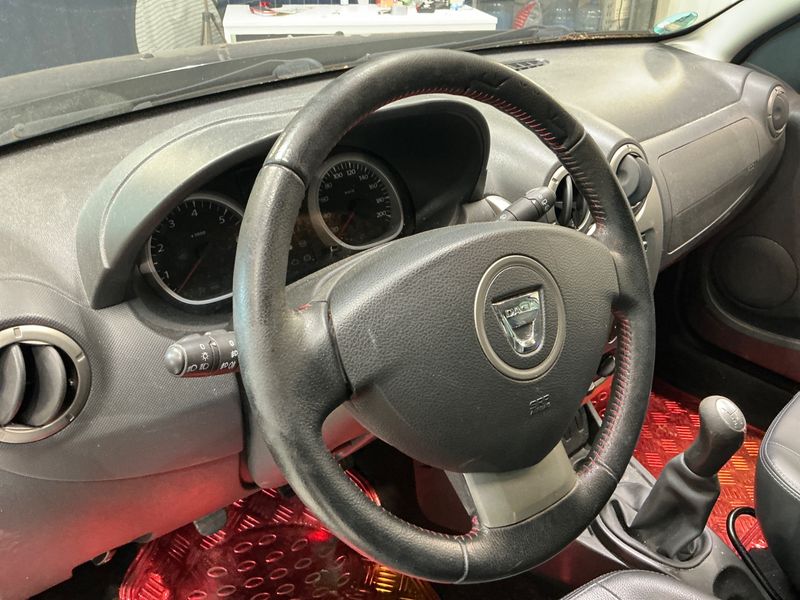 Dacia Duster 1.6 Basis 4x2 2013 – снимка 40