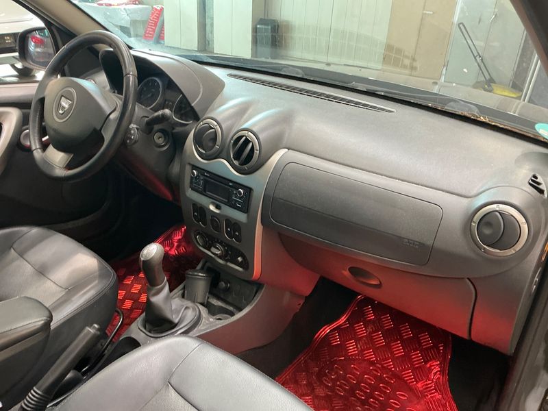 Dacia Duster 1.6 Basis 4x2 2013 – снимка 28