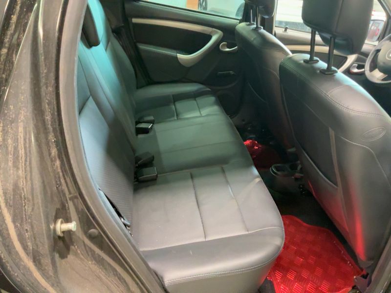 Dacia Duster 1.6 Basis 4x2 2013 – снимка 19