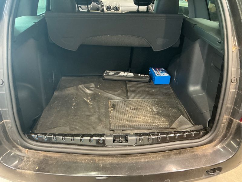 Dacia Duster 1.6 Basis 4x2 2013 – снимка 36