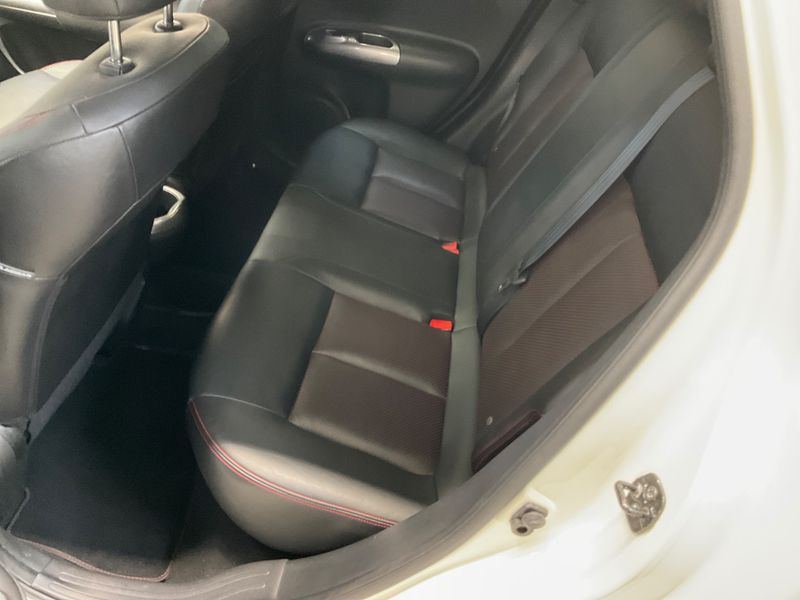 Nissan Juke 1.6 Tekna 2012 – снимка 28