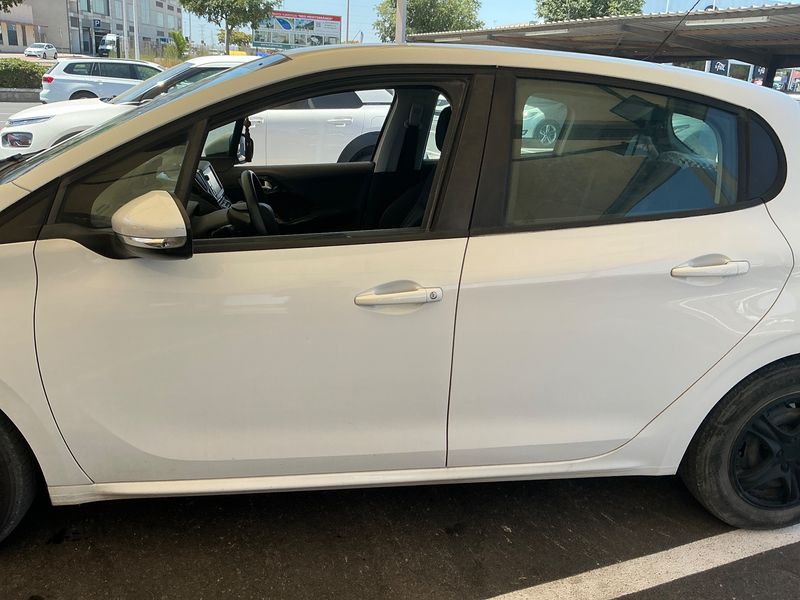 Peugeot 208 1.2 VTi Active 2012 – снимка 4