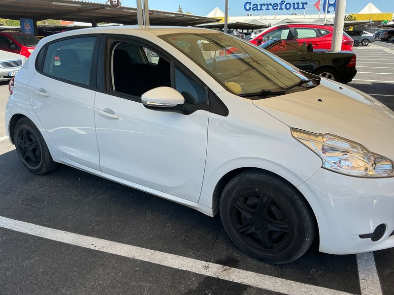 Peugeot 208 1.2 VTi Active 2012 – снимка 12