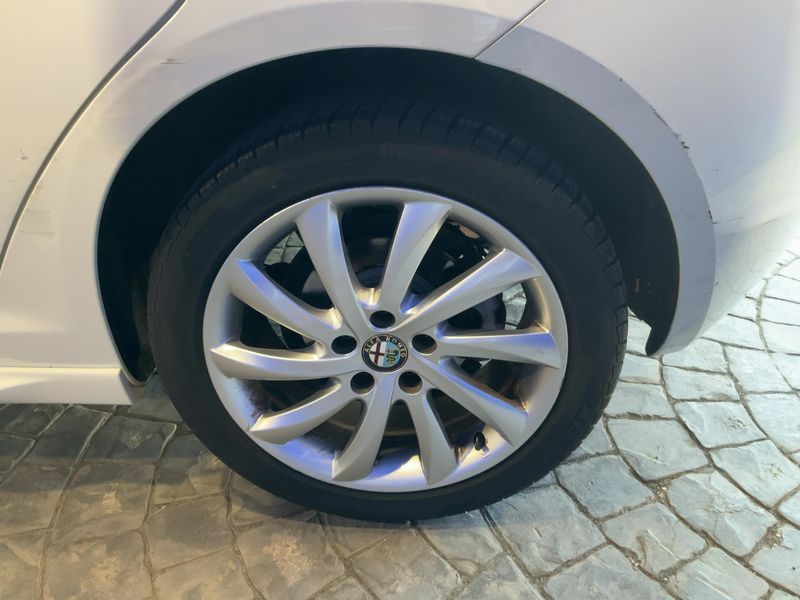 Alfa Romeo Giulietta 1.6 JTD Exclusive 2015 – снимка 5