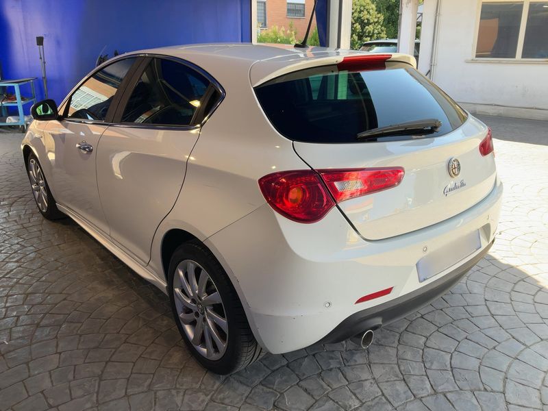 Alfa Romeo Giulietta 1.6 JTD Exclusive 2015 – снимка 6