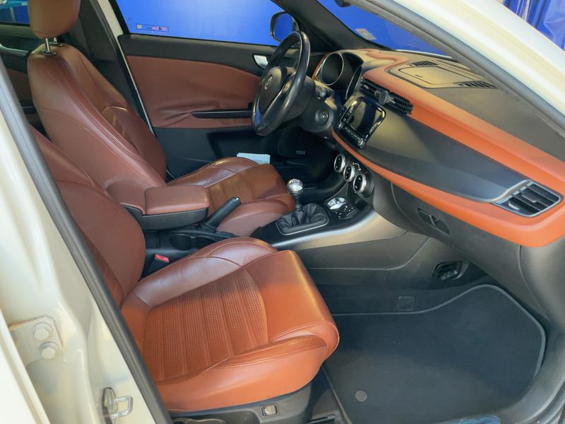Alfa Romeo Giulietta 1.6 JTD Exclusive 2015 – снимка 16