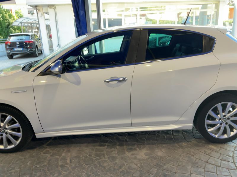 Alfa Romeo Giulietta 1.6 JTD Exclusive 2015 – снимка 4