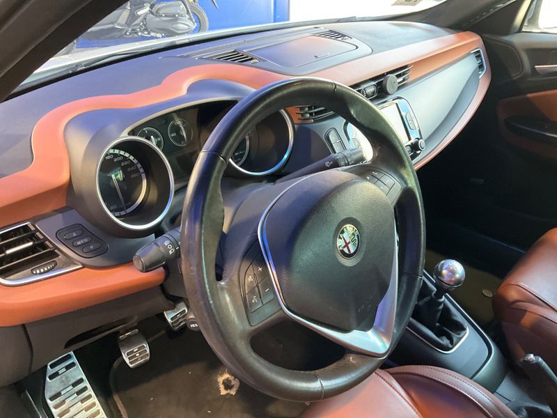 Alfa Romeo Giulietta 1.6 JTD Exclusive 2015 – снимка 26