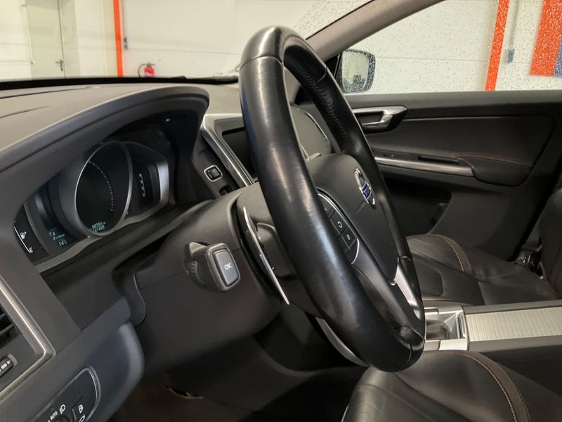 Volvo XC60 2.0 D4 Ocean Race 2WD 2014 – снимка 29